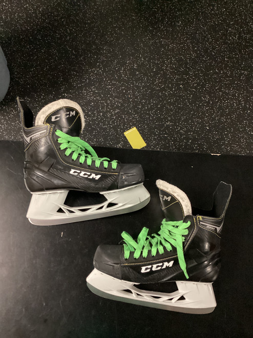 Used CCM SUPER TACKS 9350 Senior Hockey Skate Senior 8 11801-S000044711