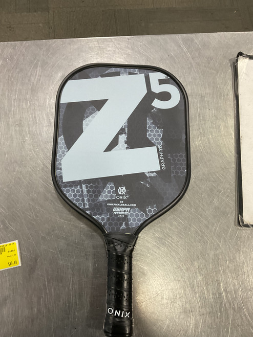 Used Onix Z5 Pickleball Racquet Black 11614-S000213884