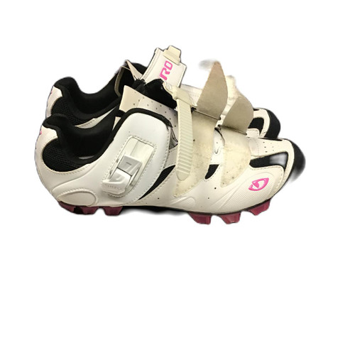 Vist Large View of Product Image Which is Used Giro MANTRA Bike Shoes Adult White Senior 9