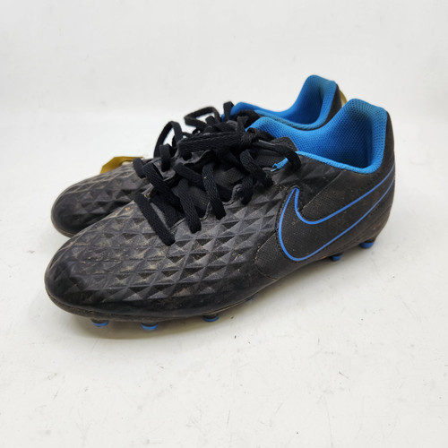Vist Large View of Product Image Which is Used Nike TIEMPO Soccer Cleats Black Junior 05