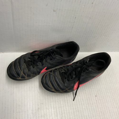 Used Nike Soccer Cleats Black Junior 05 11762-S000063459