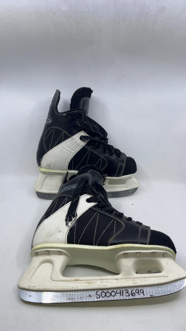 Vist Large View of Product Image Which is Used CCM INTRUDER 55 Senior Hockey Skate Senior 7