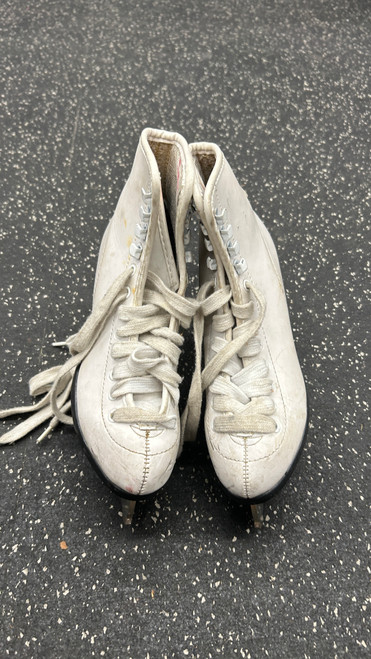 Vist Large View of Product Image Which is Used WomensFigure Skate White Senior 5 11162-S000429094