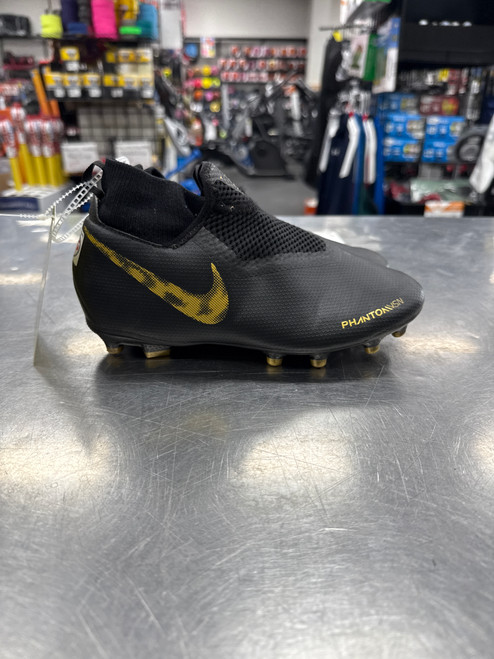 Used Nike Soccer Cleats Black Junior 03.5 10558-S000236322