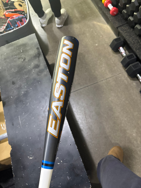 Vist Large View of Product Image Which is Used Easton QUANTUM BB/SB High School -3 Bat 31"