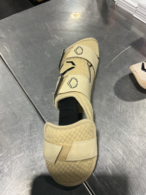 Vist Large View of Product Image Which is Used Evoshield BB/SB Shin/Foot Protector Tan 11834-S000036020