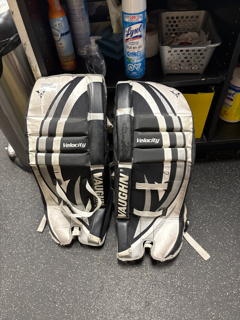 Used Vaughn VELOCITY Goalie Leg Pads Junior Black 22" 11774-S000081304 Vist Large View of Product Image Which is Used Vaughn VELOCITY Goalie Leg Pads Junior Black 22"