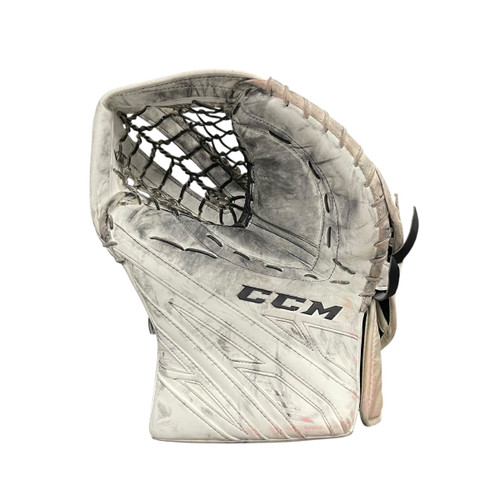 Vist Large View of Product Image Which is Used CCM EXTREME FLEX 4 Senior Goalie Catcher White