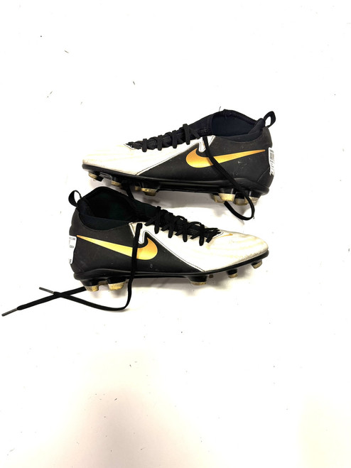 Used Nike Soccer Cleats White Junior 04.5 11860-S000292171