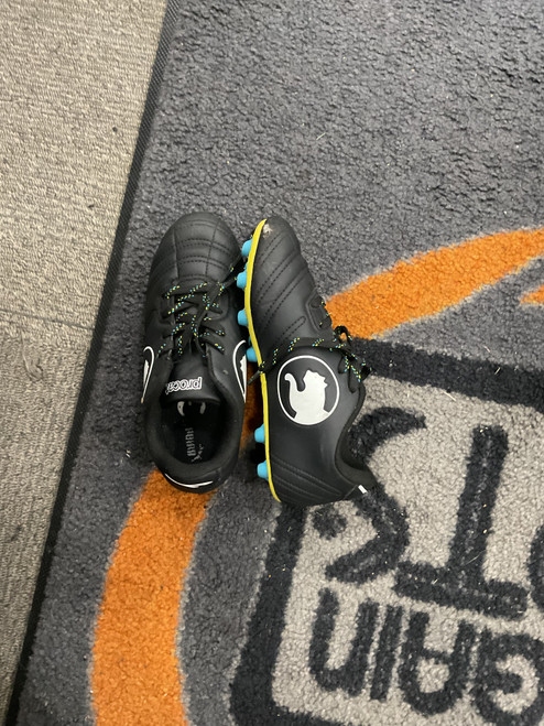Vist Large View of Product Image Which is Used Soccer Cleats Black Youth 13.0 11614-S000215047