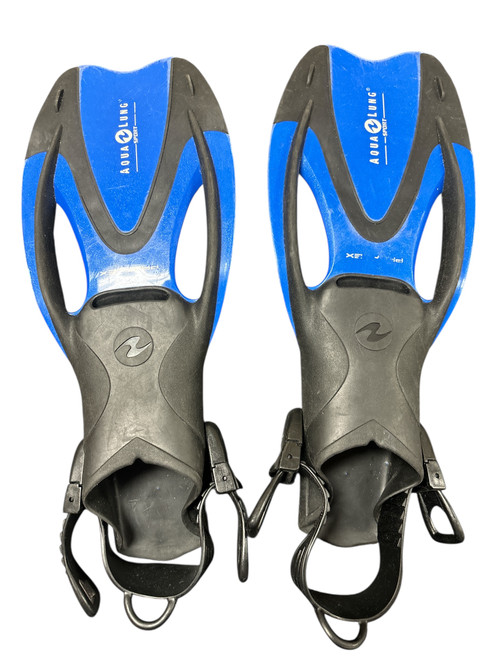 Used Underwater Fins Royal Blue MD 11842-S000218166 Vist Large View of Product Image Which is Used Underwater Fins Royal Blue MD