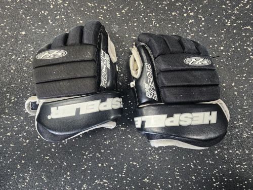 Used Hespeler ROGUE RK10 Junior Gloves Black 10" 11849-S000028631