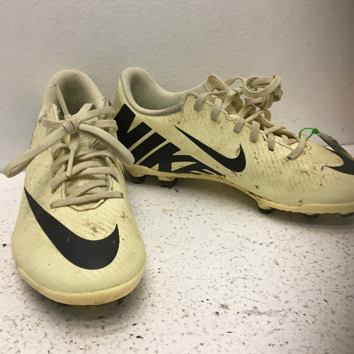 Vist Large View of Product Image Which is Used Nike MERCURIAL Soccer Cleats White Junior 01 11443-S000194953