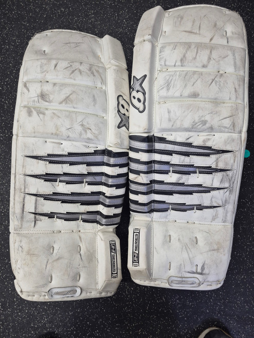 Used Brians H SERIES Goalie Leg Pads Youth White 29" 10589-S000414368