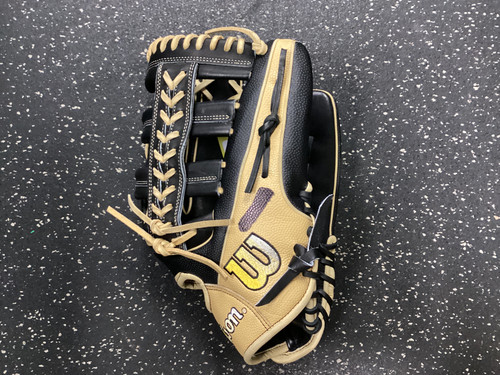 Used Wilson A2000 BB/SB Glove RH Throw Black And Natural 12 3/4" 11801-S000046170