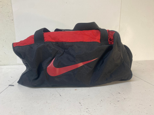 Vist Large View of Product Image Which is Used Nike Medium Equipment Bag