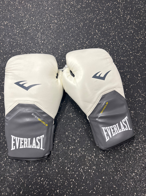 Used Everlast Boxing Gloves White Senior 11726-S000282268