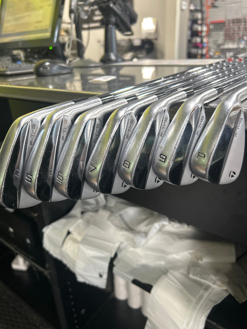 Vist Large View of Product Image Which is Used Taylormade P-7MB Mens Iron Set RH 4I-PW