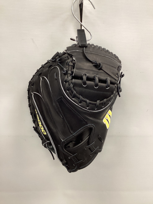 Vist Large View of Product Image Which is New Wilson A2000 CLASSIC M23 BB/SB Catchers RH Throw Black 33 1/2"