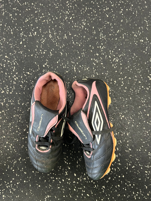 Vist Large View of Product Image Which is Used Umbro Soccer Cleats Black Junior 01 11849-S000028836