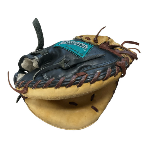 Used GUERRRO PROFESSIONAL SERIES BB/SB Catchers RH Throw Tan 33" 11362-S000160818