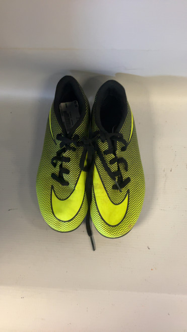 Used Nike Soccer Cleats Neon Green Junior 02.5 11852-S000025104