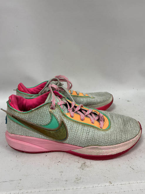 Vist Large View of Product Image Which is Used Nike Basketball Shoes M Pink Senior 10.5