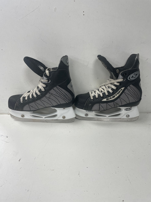 Used Easton ULTRA LITE Junior Hockey Skate Junior 03 11891-S000303516
