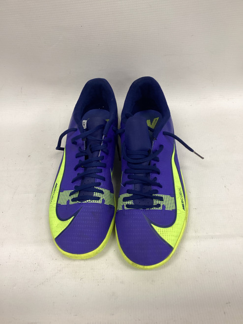 Vist Large View of Product Image Which is Nike Futsal Shoes