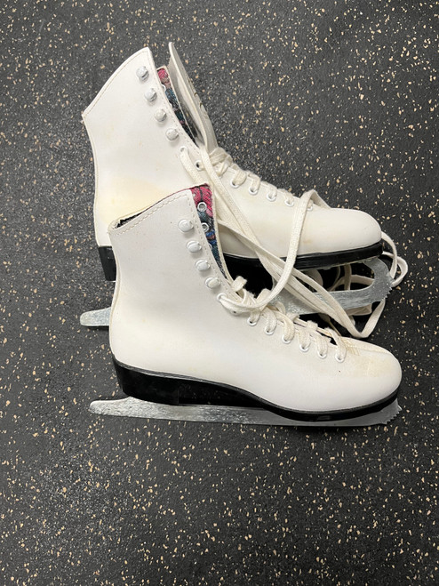 Vist Large View of Product Image Which is Used Lange CLASSIC WomensFigure Skate White Senior 7 11774-S000081694