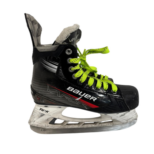 Vist Large View of Product Image Which is Used Bauer VAPOR X3 Junior Hockey Skate Size 4.0 11406-S000105536