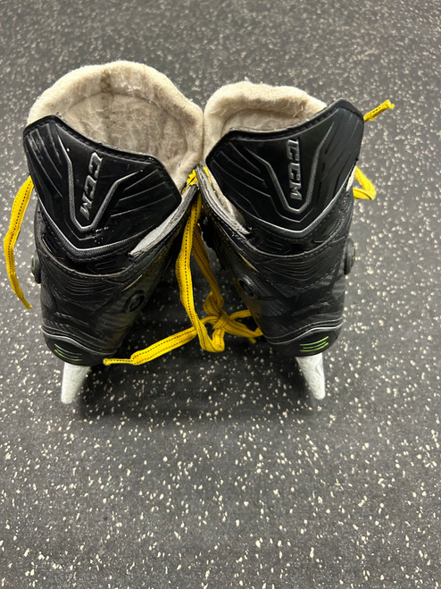 Used CCM RIBCORE 44K PUMP Junior Hockey Skate Junior 05 11162-C000430854