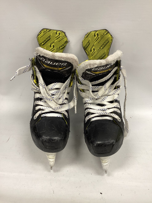 Vist Large View of Product Image Which is Used Bauer SUPREME M4 Junior Hockey Skate Junior 03.5 11851-S000033532