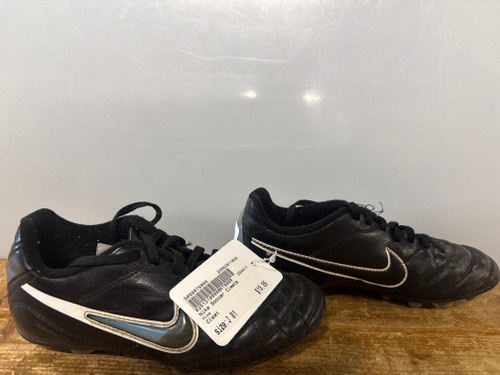 Vist Large View of Product Image Which is Used Nike Soccer Cleats None Junior 01