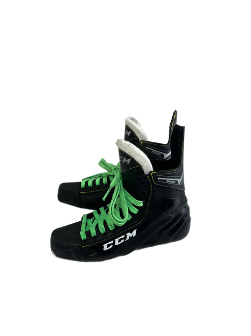 Vist Large View of Product Image Which is Used CCM 9350 Senior 7 Hockey Skates 11692-S000137906