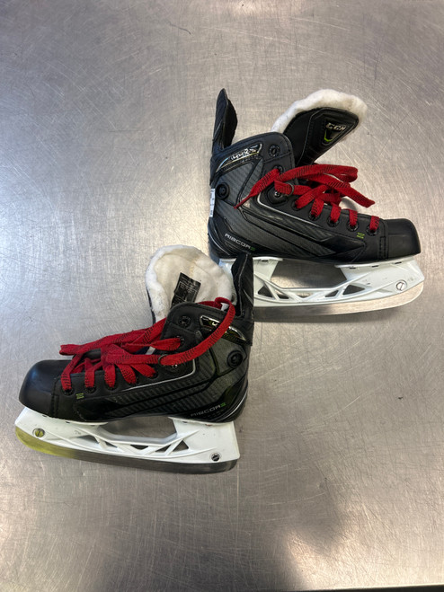 Vist Large View of Product Image Which is Used CCM RIBCOR Junior Hockey Skate Junior 02