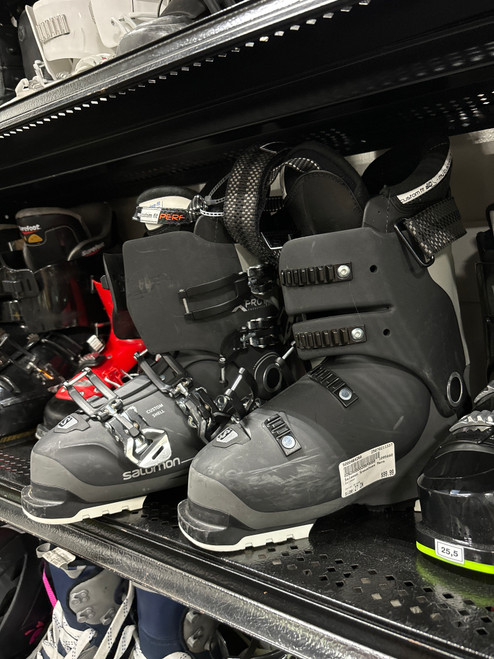 Vist Large View of Product Image Which is Used Salomon Snowshoes Mens Black 27"