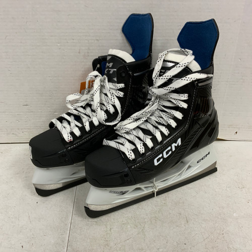 Vist Large View of Product Image Which is New CCM NEXT SKATE INT REG 6