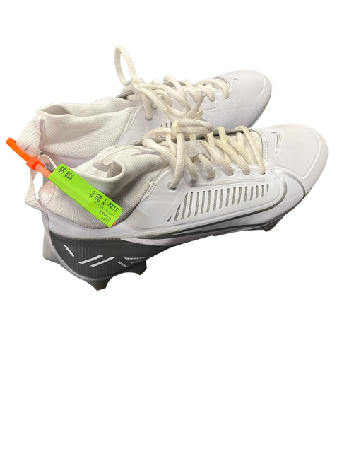 Used Nike Soccer Cleats White Youth 09.0 11511-S000176120