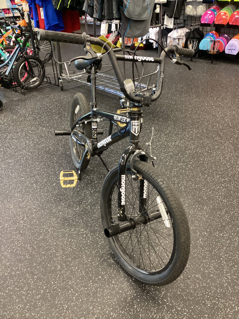Vist Large View of Product Image Which is Used Mongoose BRAWLER BMX Bike Boys Black 18"