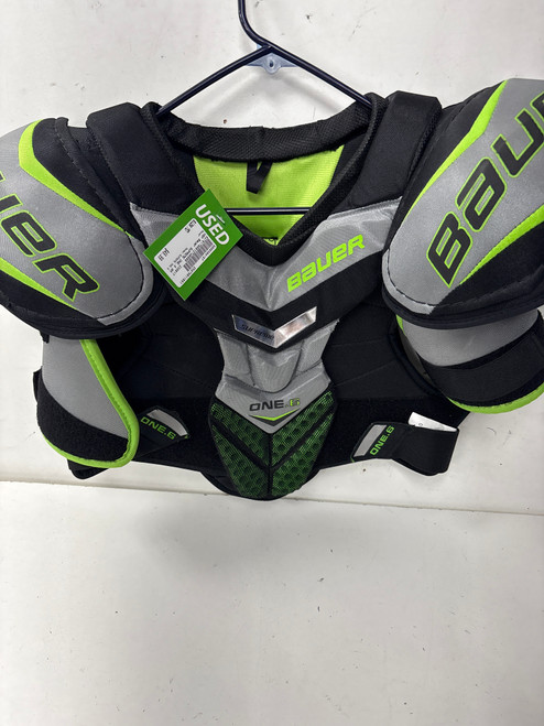 Used Bauer SUPREME ONE.6 Senior Shoulder Pads MD 11891-S000304197