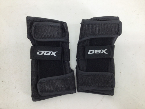 Used DBX JR MD WRIST GUARDS Inline Wrist Guards Black MD 11752-S000067079