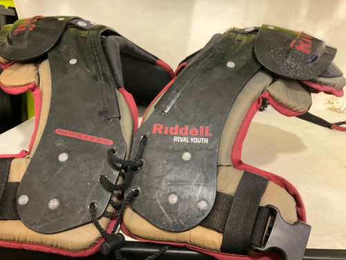 Used Riddell RIVAL YTH FB Shoulder Pads Black 2X 11790-S000046532