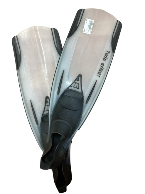 Vist Large View of Product Image Which is Used Underwater Fins None MD