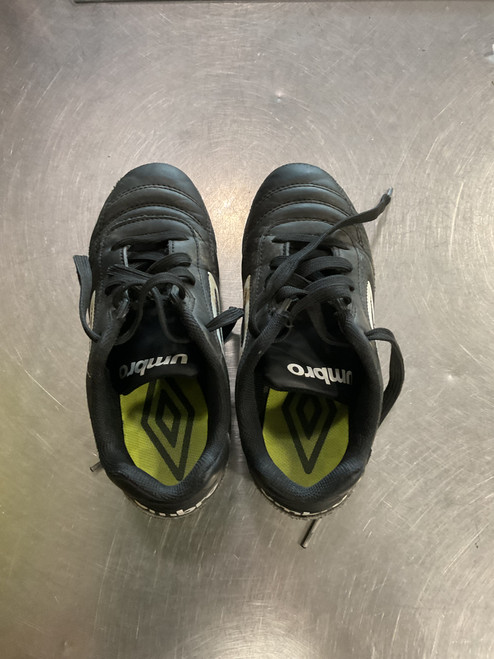 Used Umbro Soccer Turf Shoes Black Youth 12.0 11614-S000216981
