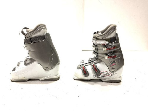 Vist Large View of Product Image Which is Used Nordica ONE FLEX 40 Girls DH Ski Boot White 245 MP - M06.5 - W07.5 11860-S000294137