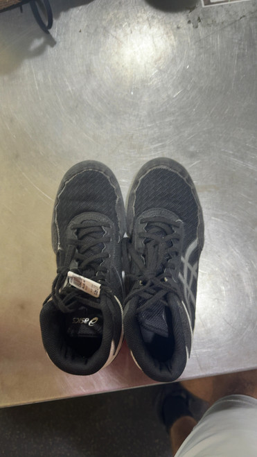 Vist Large View of Product Image Which is Used Asics Wrestling Shoes Black Junior 04.5