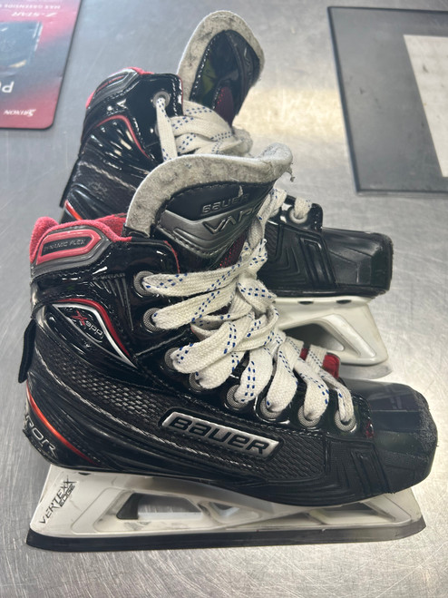 Vist Large View of Product Image Which is Used Bauer VAPOR X900 Junior Hockey Skate Junior 03.5