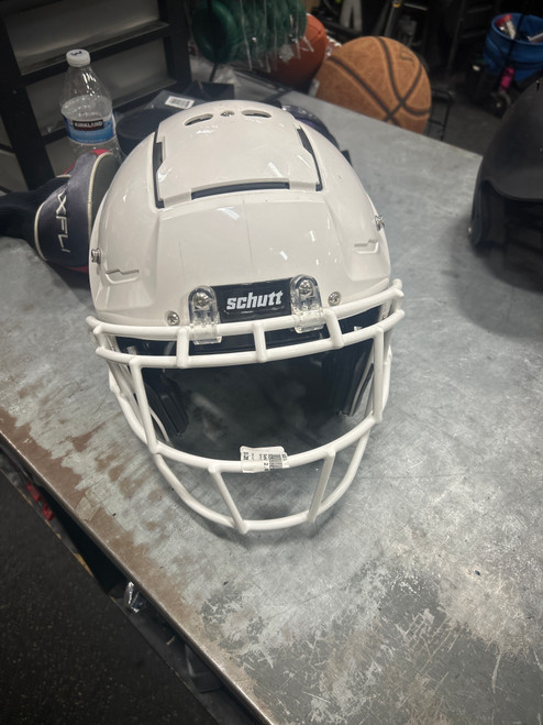Used Schutt F7 2.0 FB Helmet White One Size 11337-S000465231
