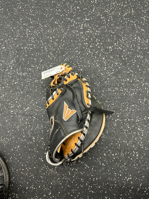Used Easton TEB2325 BB/SB Catchers RH Throw Black 32 1/2" 11162-S000432086